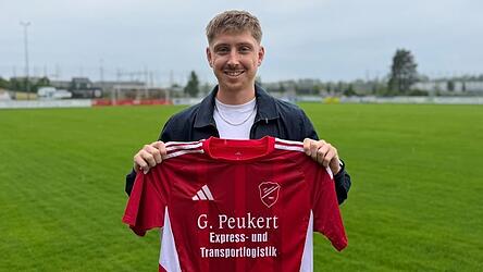 Simon Fischer schlie&szlig;t sich nach einem USA-Aufenthalt dem Landesligisten TSV Seebach an.