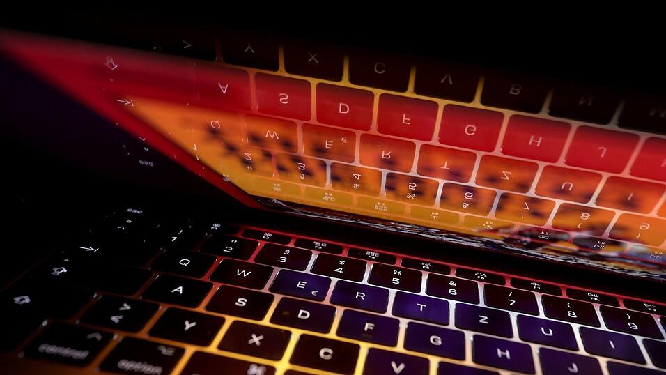 Seit Freitag sind rund 1,44 Millionen Dateien mit einem Umfang von 5,8 Terabyte im Darknet veröffentlicht. (Symbolbild) Seit Freitag sind rund 1,44 Millionen Dateien mit einem Umfang von 5,8 Terabyte im Darknet veröffentlicht. (Symbolbild)