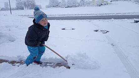 Flei&szlig;ig wurde am Morgen geschippt.