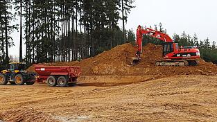 Aktuell sieht man noch keinen Hochbau, dieser soll aber demn&auml;chst entstehen. Bis Ende 2026 werde die neue Halle bezogen, teilt Flottweg mit.