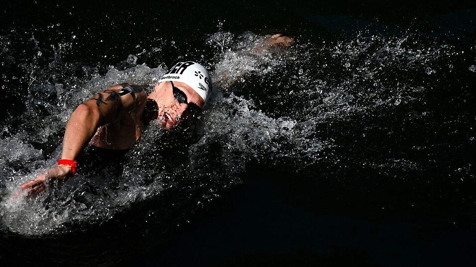 Florian Wellbrock führt Deutschland zum EM-Titel in der Mixed-Staffel im Freiwasser. Florian Wellbrock führt Deutschland zum EM-Titel in der Mixed-Staffel im Freiwasser.