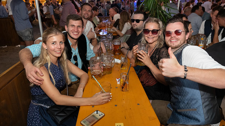Die Partybilder vom Montag, 14. August 2023, aus dem Festzelt Wenisch. Die Partybilder vom Montag, 14. August 2023, aus dem Festzelt Wenisch.