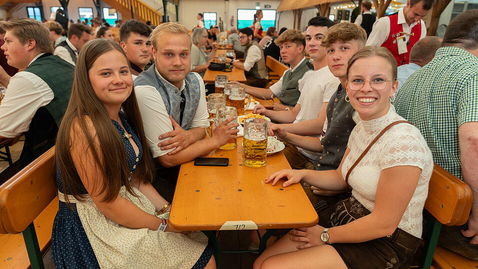 Die Partybilder vom Montag, 21. August 2023, aus dem Festzelt Nothaft. Die Partybilder vom Montag, 21. August 2023, aus dem Festzelt Nothaft.