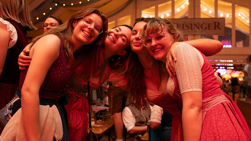 Die Partybilder vom Samstag, 9. August, aus dem Festzelt Reisinger. Die Partybilder vom Samstag, 9. August, aus dem Festzelt Reisinger.