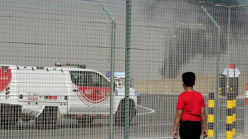 Der Pilot kam nach offiziellen Angaben bei dem Unglück ums Leben. Der Pilot kam nach offiziellen Angaben bei dem Unglück ums Leben.