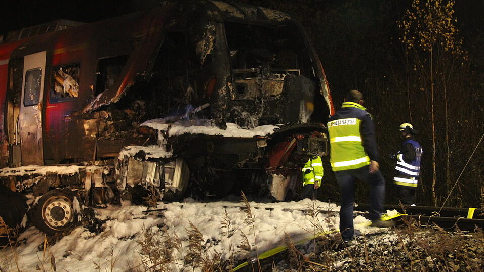 Schreckliches Zugunglück am Donnerstag in Freihungsand (Kreis Amberg-Sulzbach). Schreckliches Zugunglück am Donnerstag in Freihungsand (Kreis Amberg-Sulzbach).