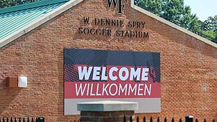 Die Nationalmannschaft reist in ihr WM-Quartier nach Winston-Salem. Die Nationalmannschaft reist in ihr WM-Quartier nach Winston-Salem.