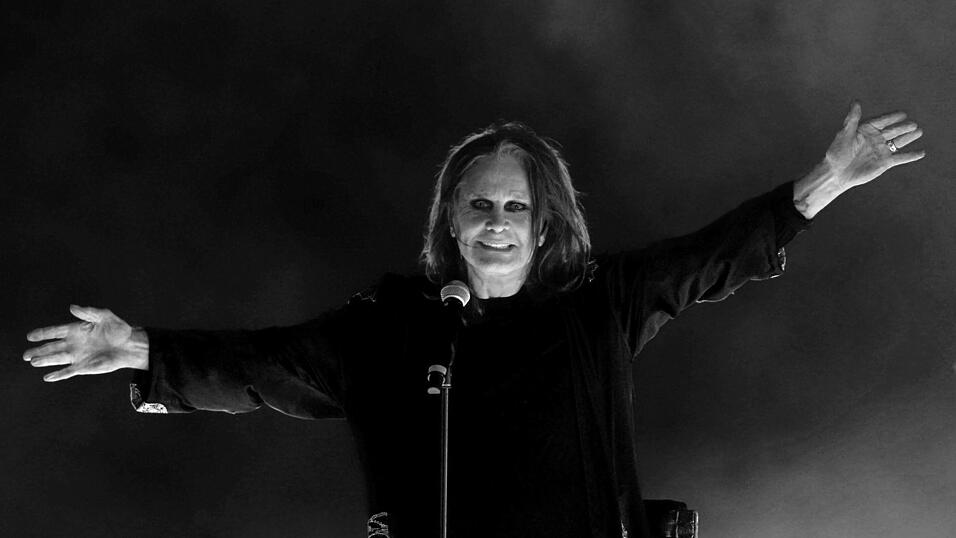 Ozzy Osbourne bei einem Konzert in Birmingham im Jahr 2022. Die Rocklegende ist am Dienstag im Alter von 76 Jahren gestorben. 