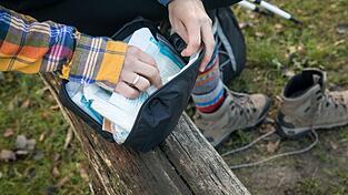 F&uuml;r den Notfall: Blasenpflaster in die Reiseapotheke packen.