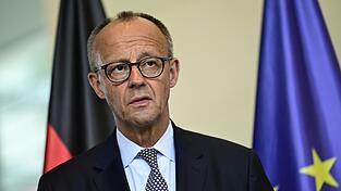 Bundeskanzler Friedrich Merz (CDU) plant, gemeinsam mit weiteren europäischen Staatschefs und dem ukrainischen Präsidenten Wolodymyr Selenskyj nach Washington zu reisen.