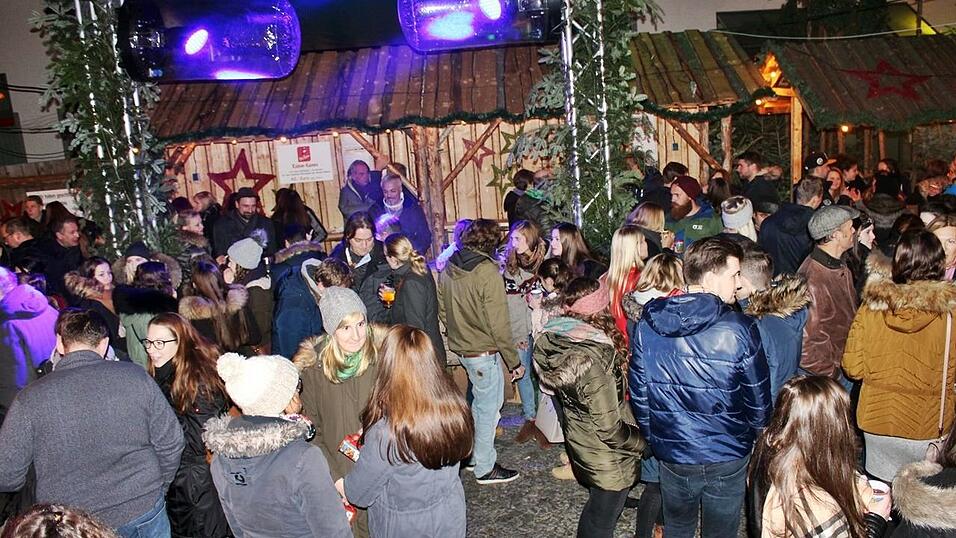 Bei einem schweren Unfall in der Gemeinde Frontenhausen sind zwei Menschen verletzt worden. Bei einem schweren Unfall in der Gemeinde Frontenhausen sind zwei Menschen verletzt worden.