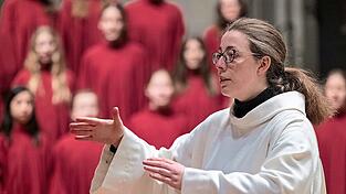 Elena Szuczies absolvierte schon während ihrer Schulzeit eine Ausbildung als Organistin und ist nun die Leiterin des Mädchenchores der Domspatzen.