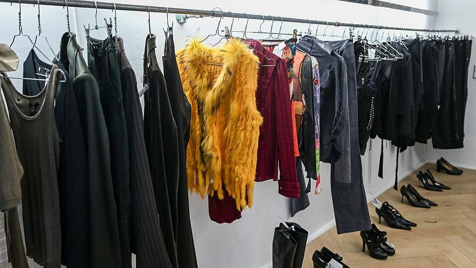 Pelze im modernen Look sind in Second-Hand-L&auml;den zu finden.