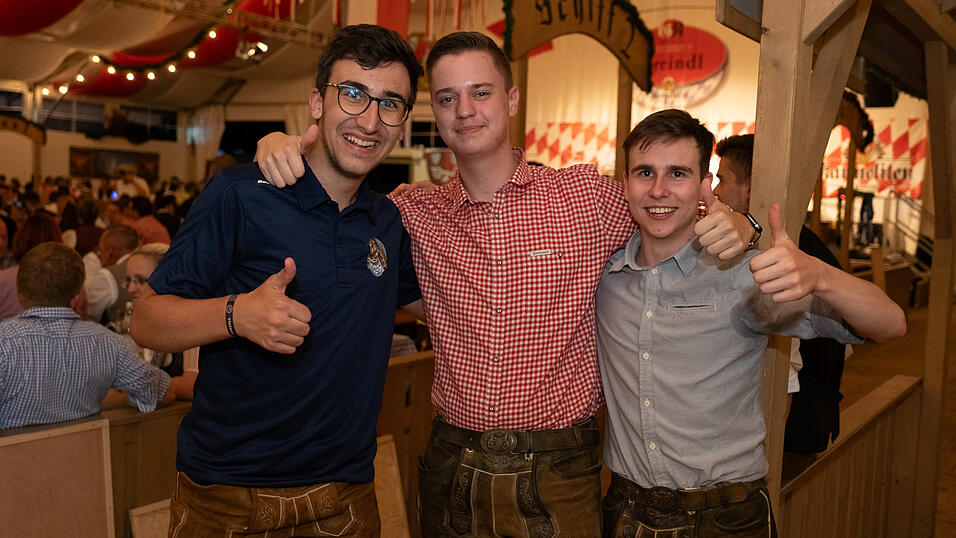 Die Partybilder vom Montag, 14. August 2023, aus dem Festzelt Greindl. Die Partybilder vom Montag, 14. August 2023, aus dem Festzelt Greindl.