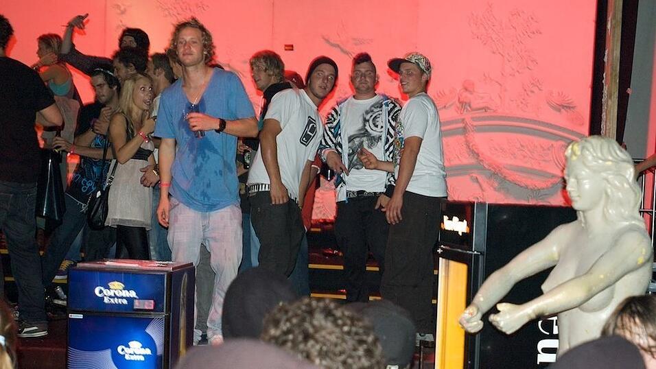 Rund 4000 Boarderfreunde feierten bei der Weltpremiere des neuesten Films von Isenseven, 'Let's go get lost' in M&uuml;nchen.