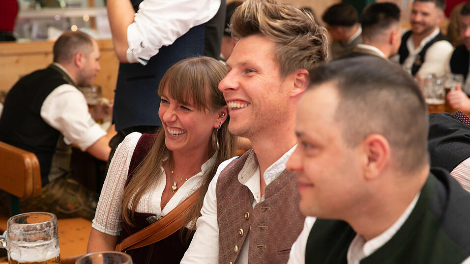 Die Partybilder vom Freitag, 8. August, aus dem Festzelt Nothaft. Die Partybilder vom Freitag, 8. August, aus dem Festzelt Nothaft.
