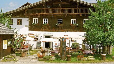 Allein das denkmalgeschützte Geburtshaus der Heimatdichterin ist schon eine Sehenswürdigkeit. Allein das denkmalgeschützte Geburtshaus der Heimatdichterin ist schon eine Sehenswürdigkeit.