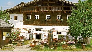 Allein das denkmalgeschützte Geburtshaus der Heimatdichterin ist schon eine Sehenswürdigkeit. Allein das denkmalgeschützte Geburtshaus der Heimatdichterin ist schon eine Sehenswürdigkeit.