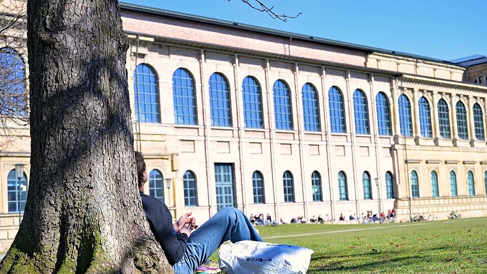 Sonne und milde Temperaturen locken in den n&auml;chsten Tagen nach drau&szlig;en. (Archivbild)