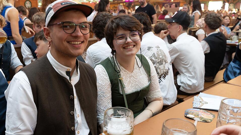 Die Partybilder vom Sonntag, 9. August, aus dem Festzelt Wenisch. Die Partybilder vom Sonntag, 9. August, aus dem Festzelt Wenisch.