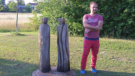 Marco Bruckner ist der Künstler der Skulptur „Stehenbleiben“, bei der der Betrachter selbst zum Teil des Kunstwerks wird. Marco Bruckner ist der Künstler der Skulptur „Stehenbleiben“, bei der der Betrachter selbst zum Teil des Kunstwerks wird.
