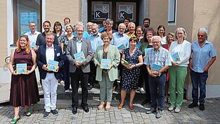 Über 45 Autoren bereichern mit ihren Beiträgen die Festschrift zum Nordgautag. Über 45 Autoren bereichern mit ihren Beiträgen die Festschrift zum Nordgautag.