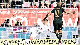 Trifft auch vom Elfmeterpunkt: Niclas F&uuml;llkrug