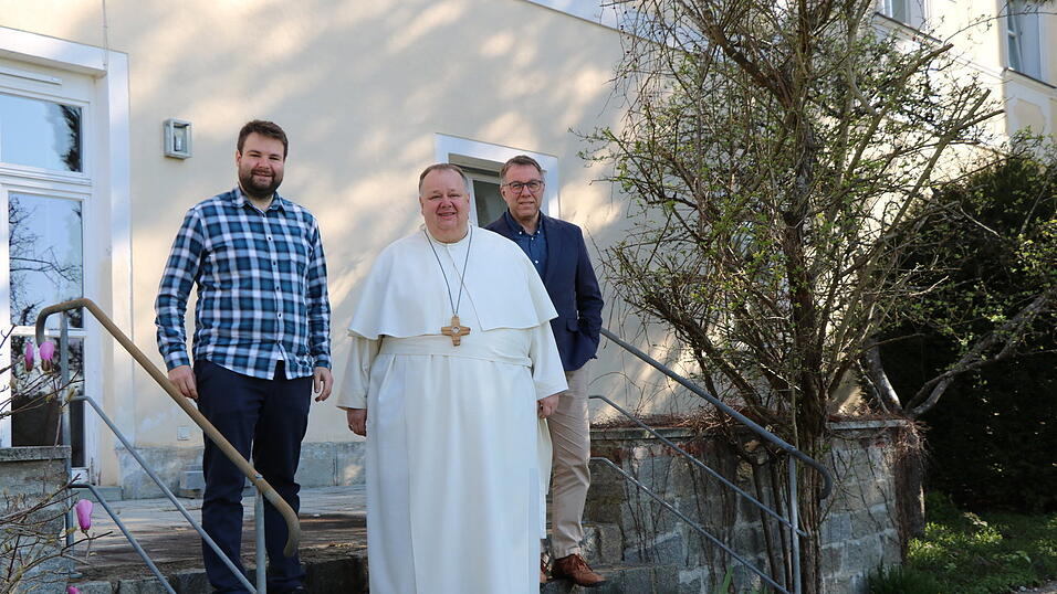 P&auml;dagogischer Leiter der Jugendbildungsst&auml;tte ist Christian Schreiner, Abt des Klosters Petrus-Adrian Lerchenm&uuml;ller und Gesch&auml;ftsf&uuml;hrer und Klosterverwalter Thomas Schneider (von links)