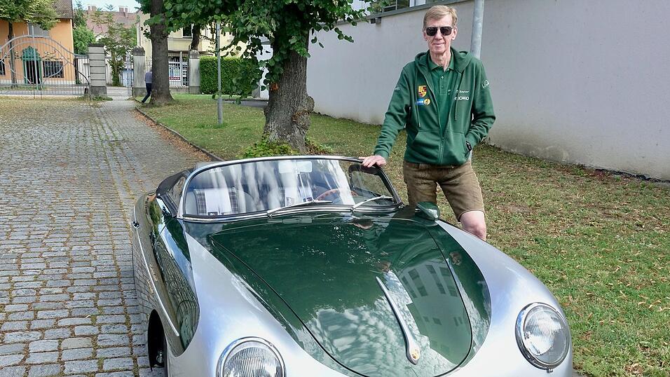 Der Schirmherr startete mit seinem Porsche Speedster aus dem Jahr 1958.