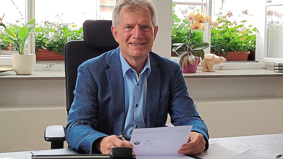 Wenn 'der Erste' in Urlaub ist, übernimmt zweiter Bürgermeister Georg Hadersdorfer die Amtsgeschäfte. Wenn 'der Erste' in Urlaub ist, übernimmt zweiter Bürgermeister Georg Hadersdorfer die Amtsgeschäfte.