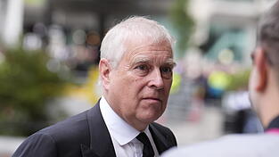 Im Zuge des Skandals um Sexualstraftäter Jeffrey Epstein wird Andrew (im Bild) zur Belastung für das britische Königshaus.