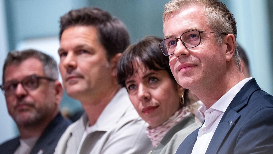 Gleich mehrere Spitzenkandidaten für die Berlin-Wahl am 20. September hoffen auf den Einzug ins Rote Rathaus. (Archivbild) Gleich mehrere Spitzenkandidaten für die Berlin-Wahl am 20. September hoffen auf den Einzug ins Rote Rathaus. (Archivbild)