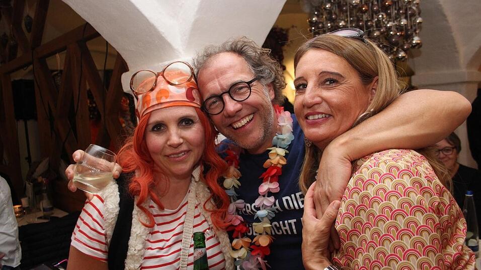 In der Landshuter Weinstube Isarklause fand am Samstag eine Schlagerparty statt. In der Landshuter Weinstube Isarklause fand am Samstag eine Schlagerparty statt.