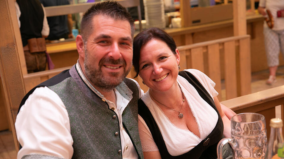 Die Partybilder vom Freitag, 8. August, aus dem Festzelt Greindl. Die Partybilder vom Freitag, 8. August, aus dem Festzelt Greindl.