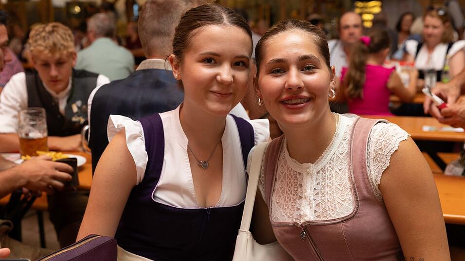 Die Partybilder vom Sonntag, 9. August, aus dem Festzelt Greindl. Die Partybilder vom Sonntag, 9. August, aus dem Festzelt Greindl.