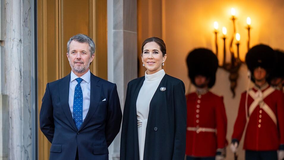 Als erste Gäste hatten sich der dänische König Frederik X. und seine Frau, Königin Mary, angekündigt. (Archivbild) Als erste Gäste hatten sich der dänische König Frederik X. und seine Frau, Königin Mary, angekündigt. (Archivbild)