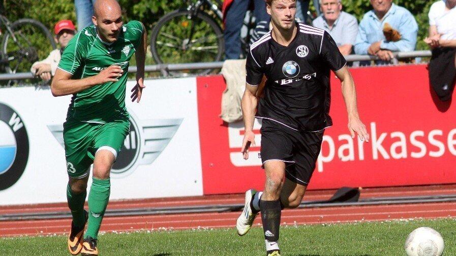 Die SpVgg Landshut schenkte gegen Rosenheim eine 2:0 Führung wieder her (Foto: Herrmann). Die SpVgg Landshut schenkte gegen Rosenheim eine 2:0 Führung wieder her (Foto: Herrmann).