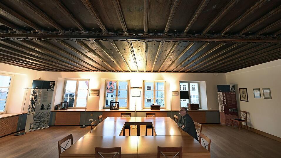In der Kramerzunftstube in Memmingen verfassten 1525 Bauern ihre «Zwölf Artikel», in denen sie mehr Rechte einforderten. Mit zahlreichen Veranstaltungen wird nun an die damalige Demokratiebewegung erinnert. (Archivbild)