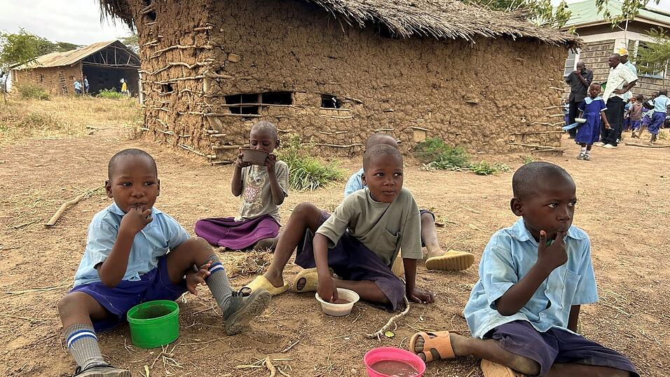 Besonders die Kinder leiden unter der langanhaltenden Trockenzeit Dorf Mafundani. Besonders die Kinder leiden unter der langanhaltenden Trockenzeit Dorf Mafundani.