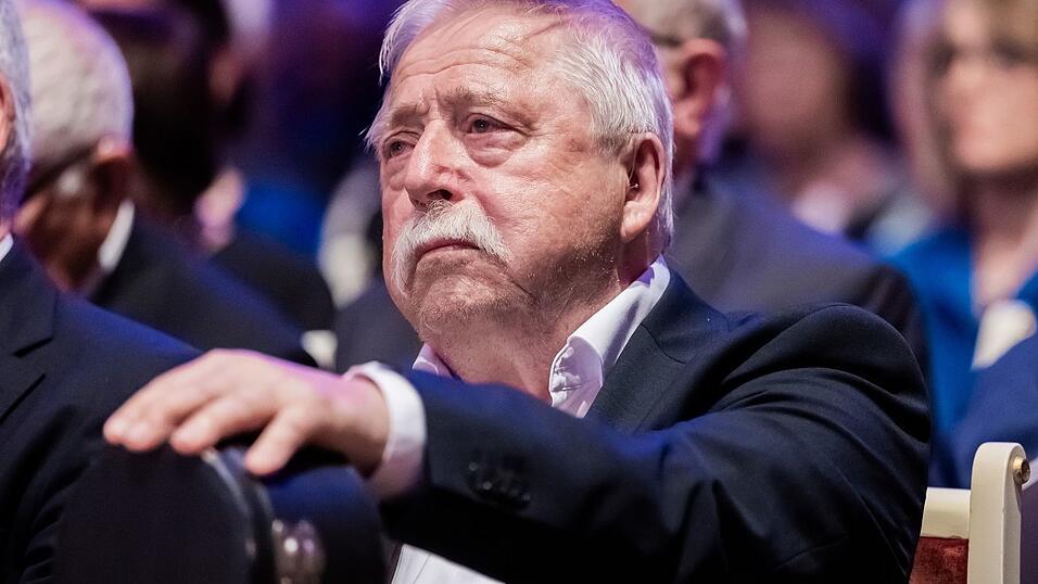 Wolf Biermann wird 90, hat aber noch einiges vor. (Archivbild) Wolf Biermann wird 90, hat aber noch einiges vor. (Archivbild)