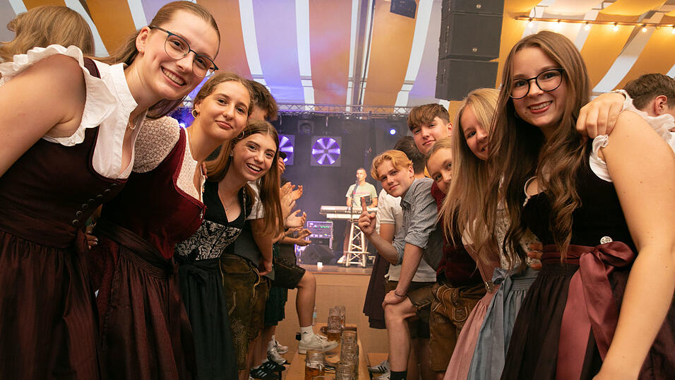 Die Partybilder vom Sonntag, 17. August, aus dem Festzelt Nothaft. Die Partybilder vom Sonntag, 17. August, aus dem Festzelt Nothaft.