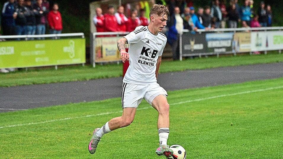 Lams Niklas Maimer hatte mit seinem Tor zum 1:2 in Regensburg die Hoffnung auf einen Punktgewinn genährt.