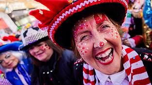 Kölns oberster Karnevalist Christoph Kuckelkorn hält den Karneval für eine große Therapiesitzung. Kölns oberster Karnevalist Christoph Kuckelkorn hält den Karneval für eine große Therapiesitzung.