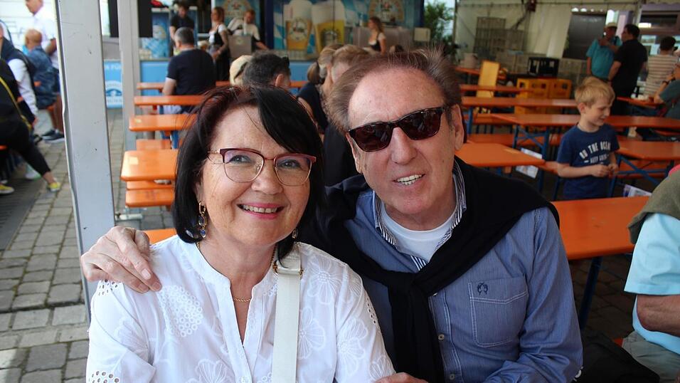 Viele Landshuter genossen ihren Freitagabend auf dem Bismarckplatzfest.