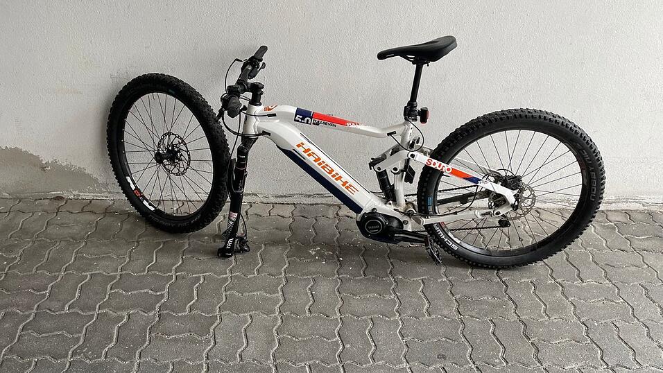 Die Polizei sucht den Halter dieses E-Bikes.