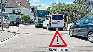 Die Kanalsanierung wie hier am Bild in der Altdorferstraße zählen die Mitglieder des Gemeinderats zu den zwingend erforderlichen Maßnahmen. Die Kanalsanierung wie hier am Bild in der Altdorferstraße zählen die Mitglieder des Gemeinderats zu den zwingend erforderlichen Maßnahmen.