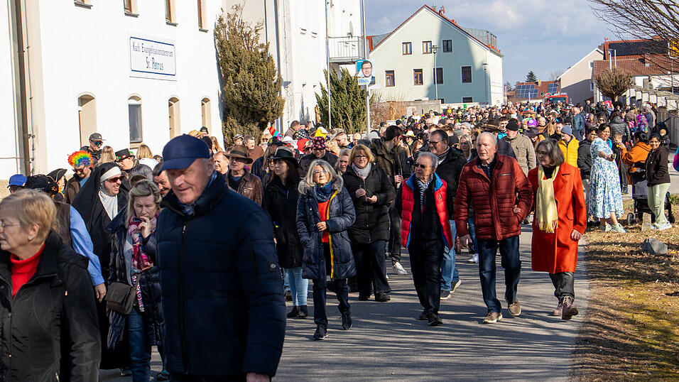 Am Samstag fand der Faschingsumzug in Otzing (Kreis Deggendorf) statt. Am Samstag fand der Faschingsumzug in Otzing (Kreis Deggendorf) statt.