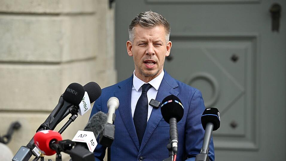 Ungarns Ministerpr&auml;sident Magyar und seine Tisza-Partei haben im neuen Parlament die n&ouml;tige Zweidrittelmehrheit, um Verfassungs&auml;nderungen zu beschlie&szlig;en. (Archivbild)