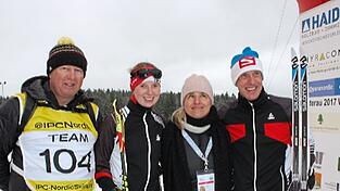 Sepp Plenk (l.) mit seinen Schützlingen Clara Klug samt Begleitläufer Martin Härtel (r.) sowie Verena Bentele (2.v.r.). Sepp Plenk (l.) mit seinen Schützlingen Clara Klug samt Begleitläufer Martin Härtel (r.) sowie Verena Bentele (2.v.r.).