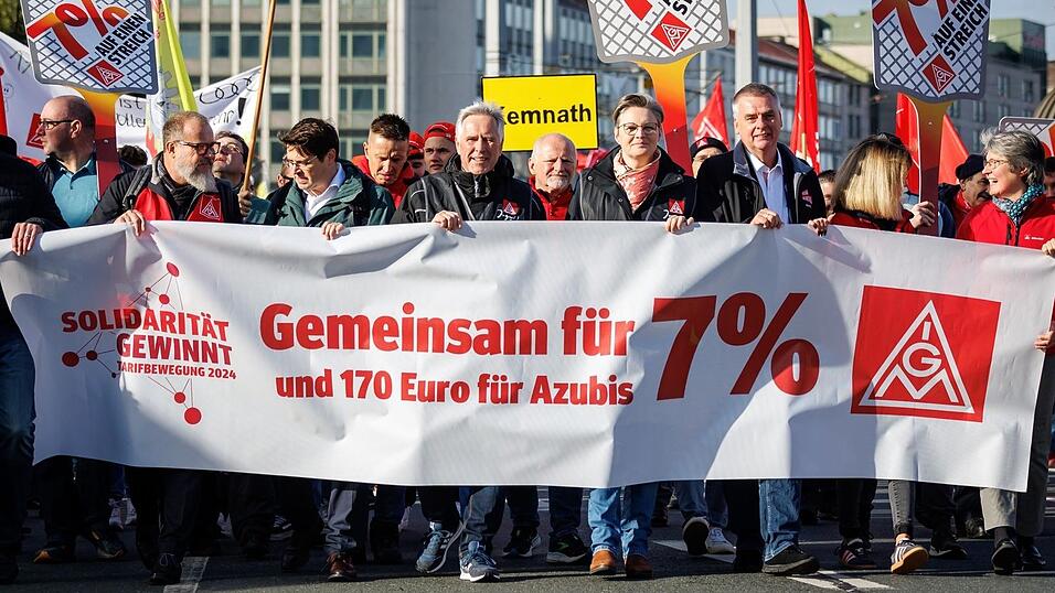 Die Gewerkschaft IG Metall hat angekündigt, ihre Warnstreiks in dieser Woche zu intensivieren. (Archivbild) Die Gewerkschaft IG Metall hat angekündigt, ihre Warnstreiks in dieser Woche zu intensivieren. (Archivbild)